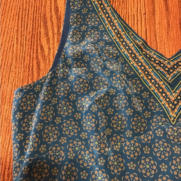 Women’s size 14 Alfani Teal and Gold Patterned sleeveless v neck top - Picture 3 of 8